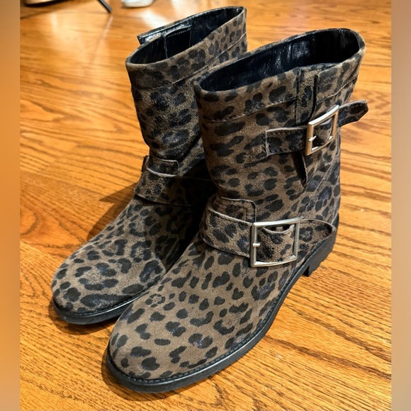 Jimmy Choo Suede Animal Print Moto Boots
Size: 37 - Picture 2 of 16